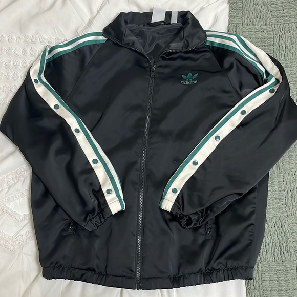 Vintage satin Adidas women’s jacket - special edition- size XS (oversized fit) - Picture 2 of 4